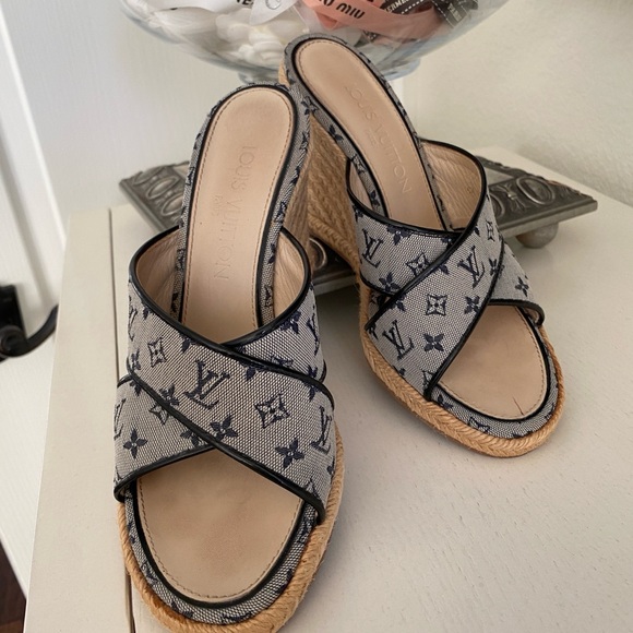 AUTH LOUIS VUITTON wedge slides - Picture 3 of 12